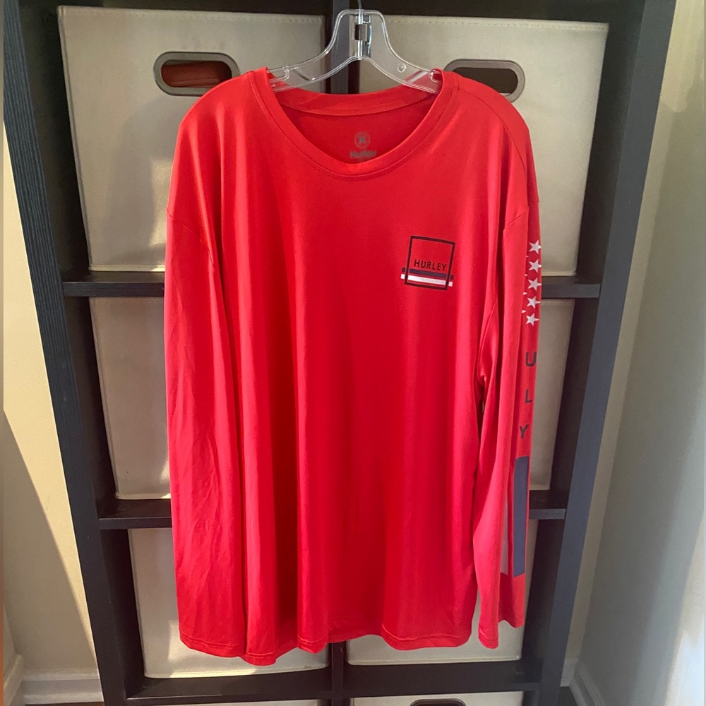 NWOT Men’s Hurley dry fit long sleeve shirt size XL